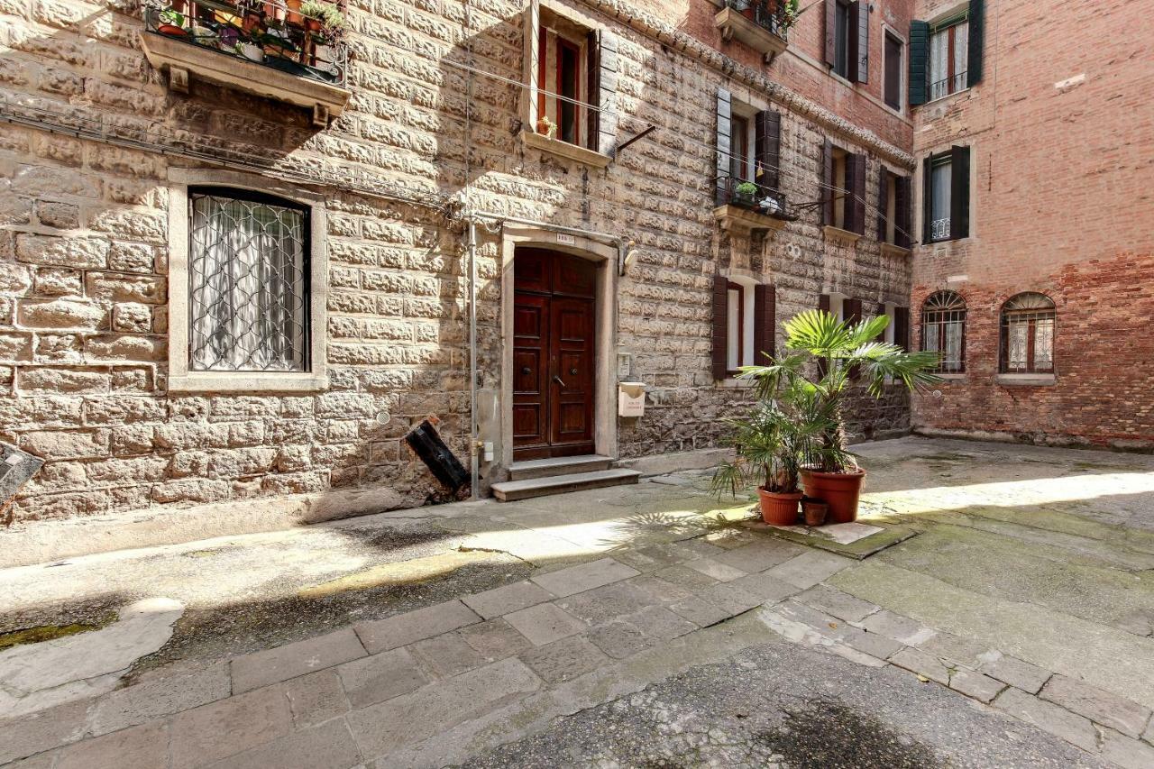 Apartamento White Flowers With Canal View By Wonderful Italy *